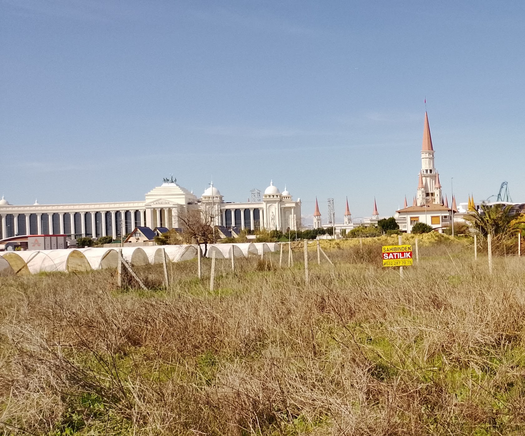 ARSA AVM, OTEL VE DENİZE YAKIN